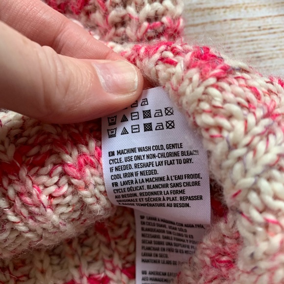 American Eagle | Pink and Cream Jegging Sweater - Picture 8 of 9
